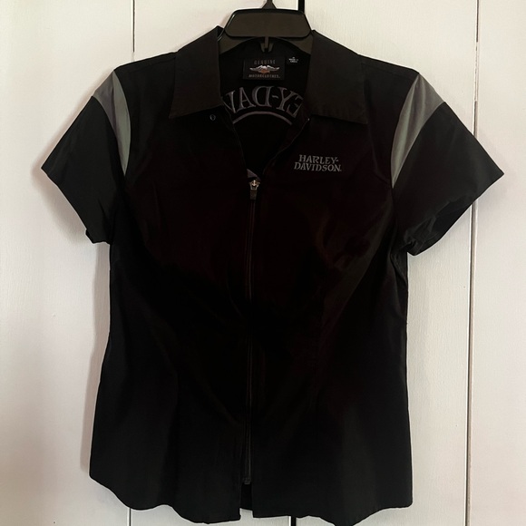 Harley-Davidson Tops - Women’s Harley Davidson zip up shirt